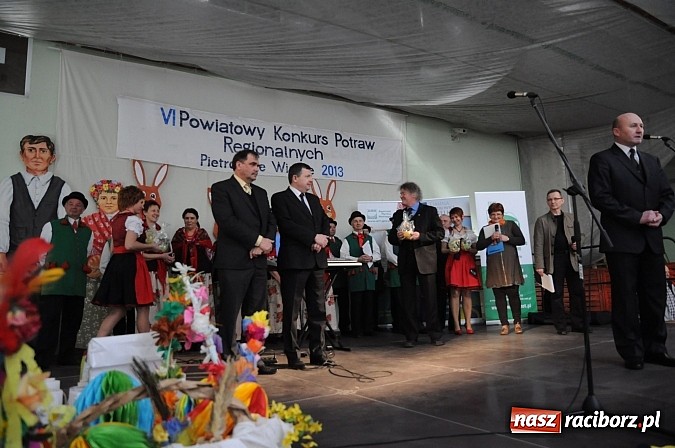 Zdjęcie w galerii na portalu naszraciborz.pl: Kolorowe wielkanocne stoły w Pietrowicach wiadomości z regionu