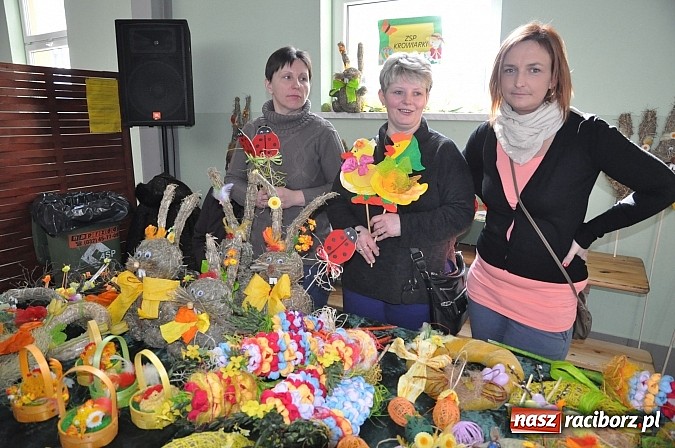 Zdjęcie w galerii na portalu naszraciborz.pl: Kolorowe wielkanocne stoły w Pietrowicach wiadomości z regionu