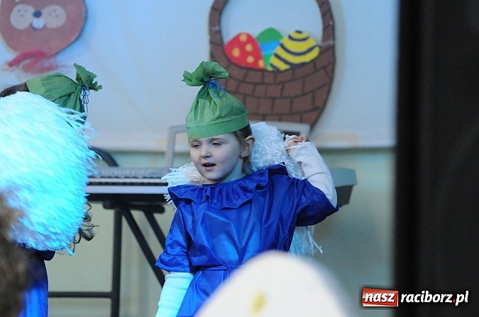 Zdjęcie w galerii na portalu naszraciborz.pl: Kolorowe wielkanocne stoły w Pietrowicach wiadomości z regionu