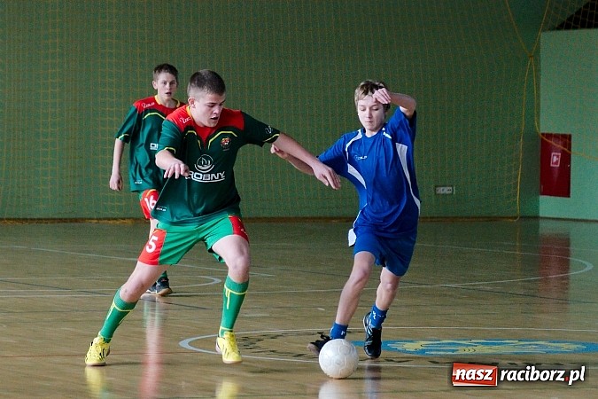 Zdjęcie w galerii na portalu naszraciborz.pl: KS Stal Kuźnia Raciborska z pucharem starosty raciborskiego wiadomości z regionu