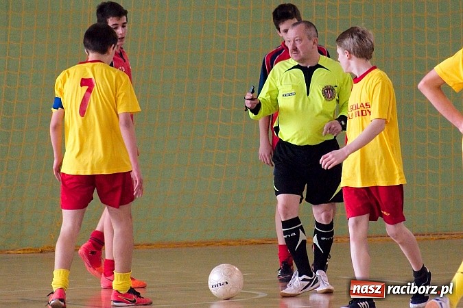 Zdjęcie w galerii na portalu naszraciborz.pl: KS Stal Kuźnia Raciborska z pucharem starosty raciborskiego wiadomości z regionu