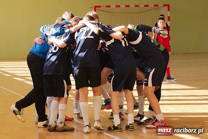 Zdjęcie w galerii na portalu naszraciborz.pl: KS Stal Kuźnia Raciborska z pucharem starosty raciborskiego wiadomości z regionu