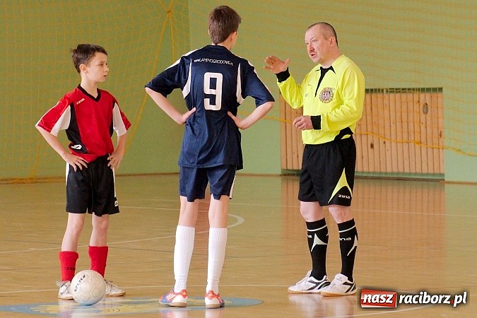 Zdjęcie w galerii na portalu naszraciborz.pl: KS Stal Kuźnia Raciborska z pucharem starosty raciborskiego wiadomości z regionu