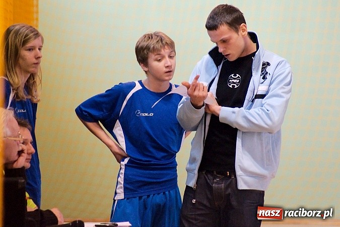 Zdjęcie w galerii na portalu naszraciborz.pl: KS Stal Kuźnia Raciborska z pucharem starosty raciborskiego wiadomości z regionu