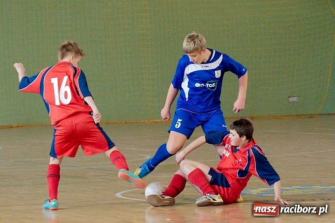 Zdjęcie w galerii na portalu naszraciborz.pl: KS Stal Kuźnia Raciborska z pucharem starosty raciborskiego wiadomości z regionu