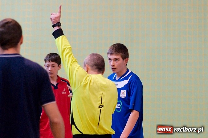 Zdjęcie w galerii na portalu naszraciborz.pl: KS Stal Kuźnia Raciborska z pucharem starosty raciborskiego wiadomości z regionu