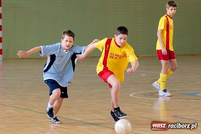 Zdjęcie w galerii na portalu naszraciborz.pl: KS Stal Kuźnia Raciborska z pucharem starosty raciborskiego wiadomości z regionu
