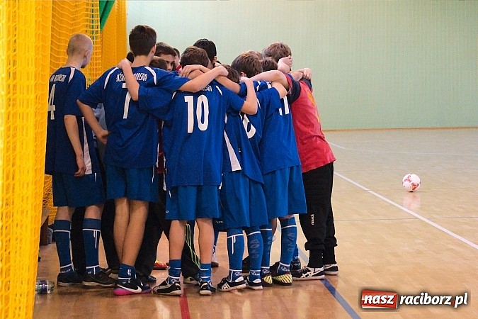 Zdjęcie w galerii na portalu naszraciborz.pl: KS Stal Kuźnia Raciborska z pucharem starosty raciborskiego wiadomości z regionu