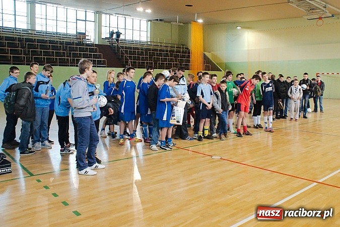 Zdjęcie w galerii na portalu naszraciborz.pl: KS Stal Kuźnia Raciborska z pucharem starosty raciborskiego wiadomości z regionu