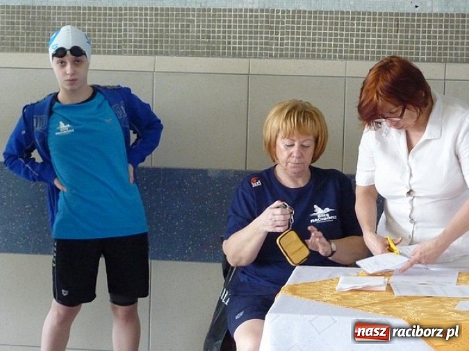 Zdjęcie w galerii na portalu naszraciborz.pl: Pływanie: I dzień pływackich mistrzostw szkół wiadomości z regionu