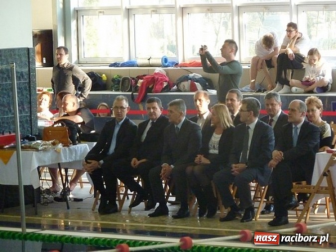 Zdjęcie w galerii na portalu naszraciborz.pl: Pływanie: I dzień pływackich mistrzostw szkół wiadomości z regionu