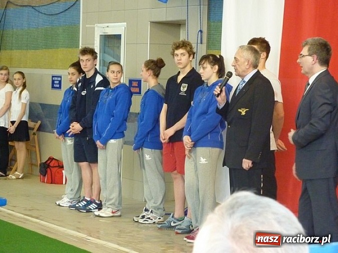 Zdjęcie w galerii na portalu naszraciborz.pl: Pływanie: I dzień pływackich mistrzostw szkół wiadomości z regionu