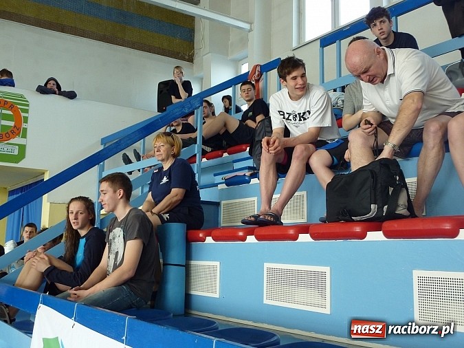 Zdjęcie w galerii na portalu naszraciborz.pl: Pływanie: sześć medali uczniów SMS wiadomości z regionu