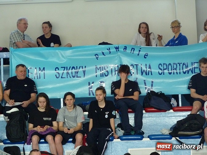 Zdjęcie w galerii na portalu naszraciborz.pl: Pływanie: sześć medali uczniów SMS wiadomości z regionu