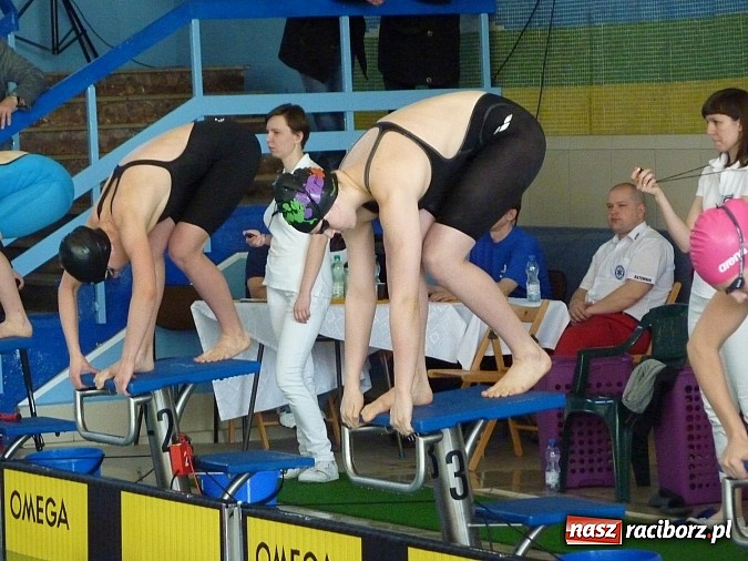 Zdjęcie w galerii na portalu naszraciborz.pl: Pływanie: sześć medali uczniów SMS wiadomości z regionu