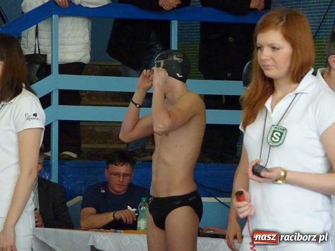 Zdjęcie w galerii na portalu naszraciborz.pl: Pływanie: sześć medali uczniów SMS wiadomości z regionu