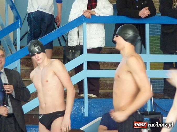 Zdjęcie w galerii na portalu naszraciborz.pl: Pływanie: sześć medali uczniów SMS wiadomości z regionu