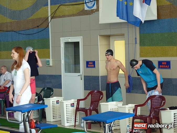 Zdjęcie w galerii na portalu naszraciborz.pl: Pływanie: sześć medali uczniów SMS wiadomości z regionu