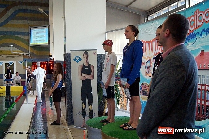 Zdjęcie w galerii na portalu naszraciborz.pl: Pływanie: sześć medali uczniów SMS wiadomości z regionu