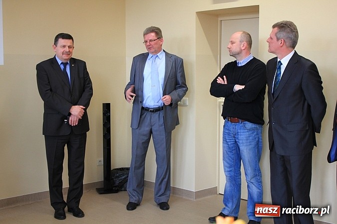 Zdjęcie w galerii na portalu naszraciborz.pl: W II LO wyłoniono mistrzów ortografii wiadomości z regionu