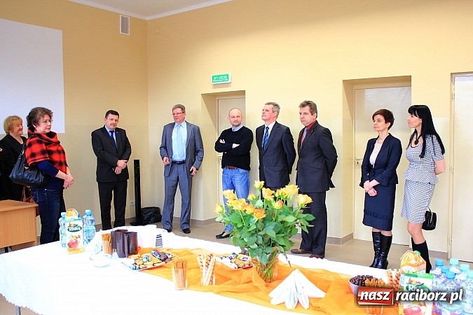 Zdjęcie w galerii na portalu naszraciborz.pl: W II LO wyłoniono mistrzów ortografii wiadomości z regionu