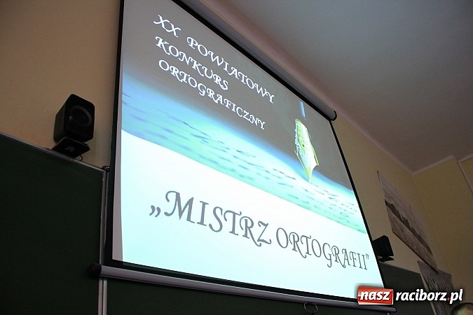 Zdjęcie w galerii na portalu naszraciborz.pl: W II LO wyłoniono mistrzów ortografii wiadomości z regionu