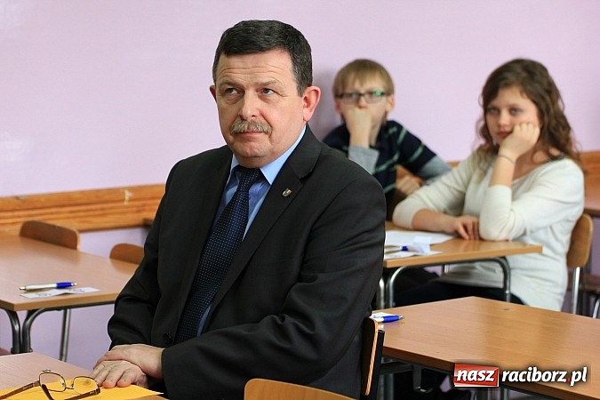 Zdjęcie w galerii na portalu naszraciborz.pl: W II LO wyłoniono mistrzów ortografii wiadomości z regionu
