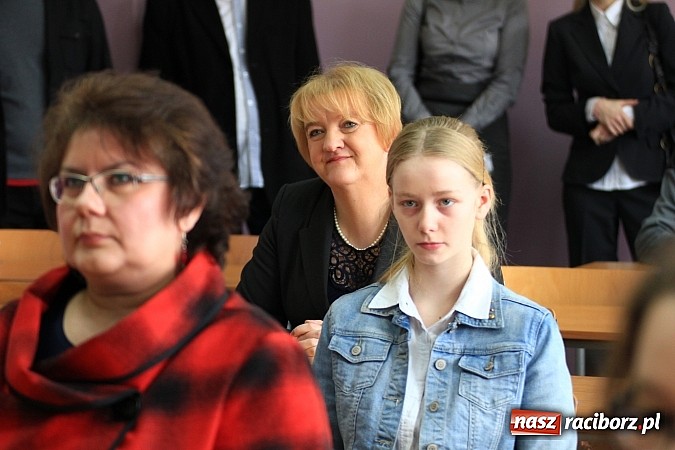 Zdjęcie w galerii na portalu naszraciborz.pl: W II LO wyłoniono mistrzów ortografii wiadomości z regionu