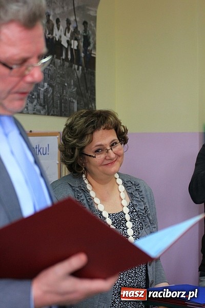 Zdjęcie w galerii na portalu naszraciborz.pl: W II LO wyłoniono mistrzów ortografii wiadomości z regionu