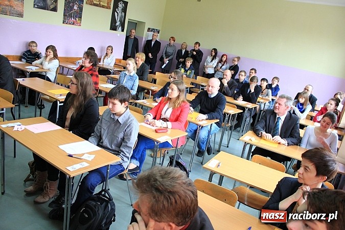 Zdjęcie w galerii na portalu naszraciborz.pl: W II LO wyłoniono mistrzów ortografii wiadomości z regionu