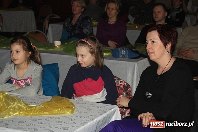 Zdjęcie w galerii na portalu naszraciborz.pl: Kapsander wystąpił w krzanowickim MOK-u wiadomości z regionu