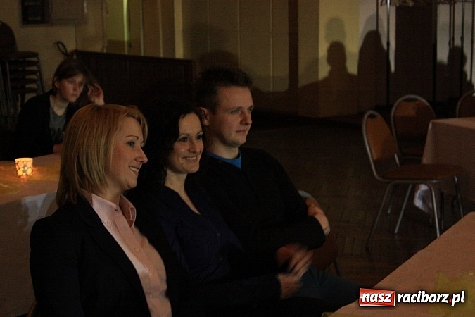 Zdjęcie w galerii na portalu naszraciborz.pl: Kapsander wystąpił w krzanowickim MOK-u wiadomości z regionu