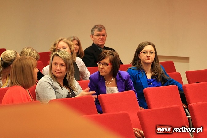 Zdjęcie w galerii na portalu naszraciborz.pl: Rodzina zastępcza w nowej rzeczywistości wiadomości z regionu