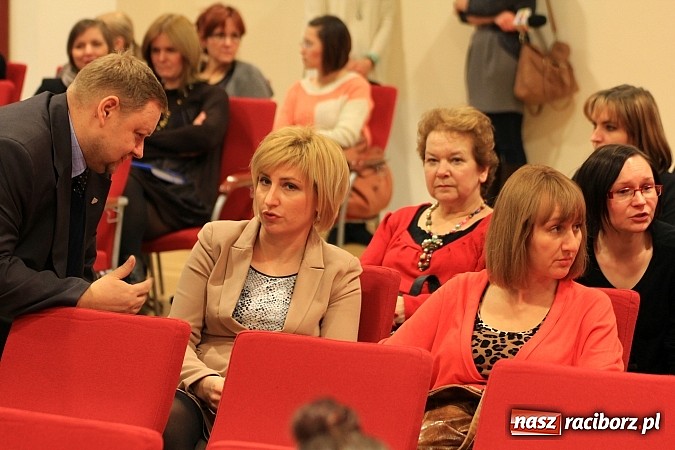 Zdjęcie w galerii na portalu naszraciborz.pl: Rodzina zastępcza w nowej rzeczywistości wiadomości z regionu