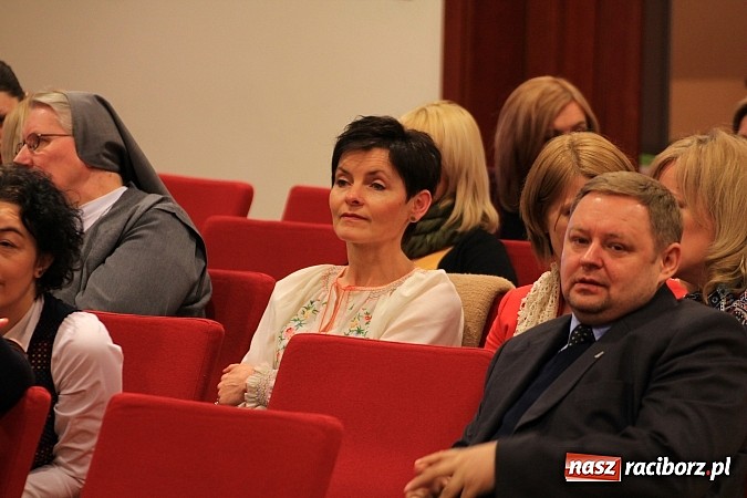 Zdjęcie w galerii na portalu naszraciborz.pl: Rodzina zastępcza w nowej rzeczywistości wiadomości z regionu