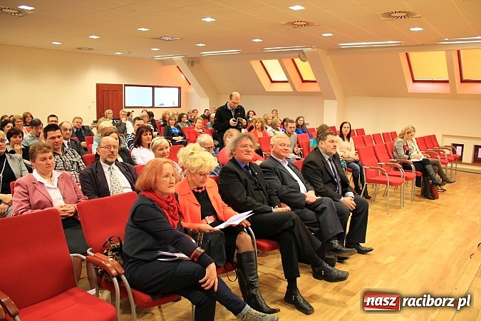 Zdjęcie w galerii na portalu naszraciborz.pl: Rodzina zastępcza w nowej rzeczywistości wiadomości z regionu