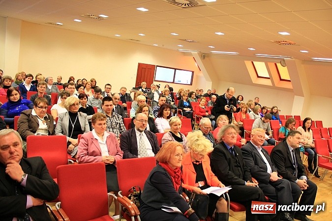 Zdjęcie w galerii na portalu naszraciborz.pl: Rodzina zastępcza w nowej rzeczywistości wiadomości z regionu