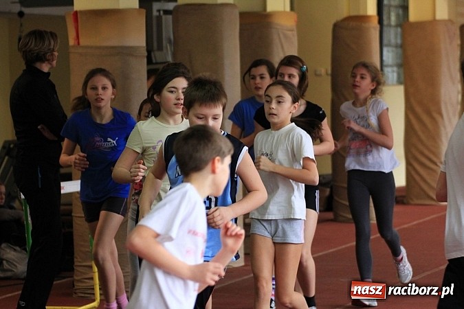 Zdjęcie w galerii na portalu naszraciborz.pl: Lekkoatletyczne zmagania uczniów podstawówek wiadomości z regionu