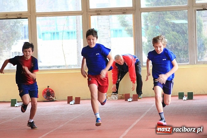 Zdjęcie w galerii na portalu naszraciborz.pl: Lekkoatletyczne zmagania uczniów podstawówek wiadomości z regionu