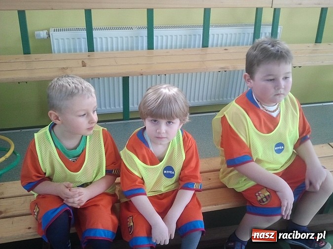 Zdjęcie w galerii na portalu naszraciborz.pl: Szkółka Piłkarska z Pawłowa w finale krajowym Nivea w Warszawie wiadomości z regionu