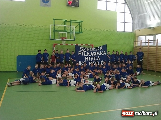 Zdjęcie w galerii na portalu naszraciborz.pl: Szkółka Piłkarska z Pawłowa w finale krajowym Nivea w Warszawie wiadomości z regionu