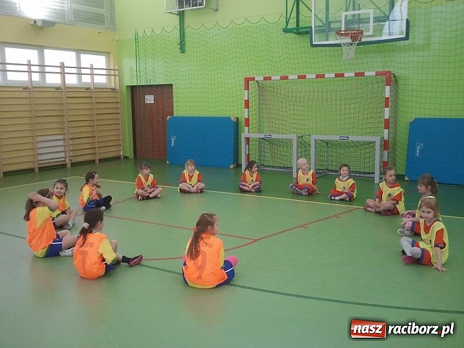 Zdjęcie w galerii na portalu naszraciborz.pl: Szkółka Piłkarska z Pawłowa w finale krajowym Nivea w Warszawie wiadomości z regionu