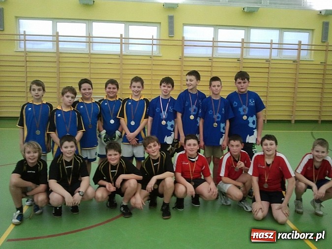 Zdjęcie w galerii na portalu naszraciborz.pl: Szkółka Piłkarska z Pawłowa w finale krajowym Nivea w Warszawie wiadomości z regionu