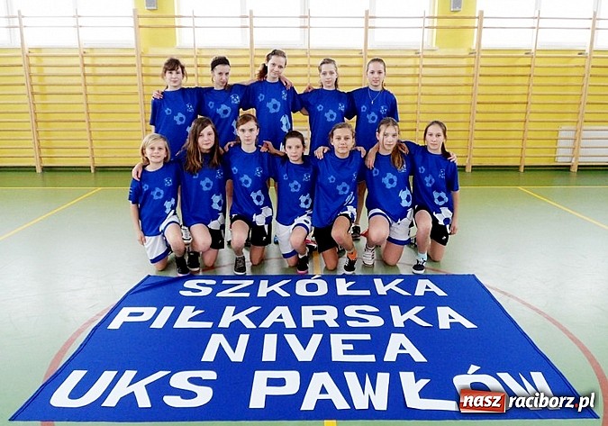 Zdjęcie w galerii na portalu naszraciborz.pl: Szkółka Piłkarska z Pawłowa w finale krajowym Nivea w Warszawie wiadomości z regionu