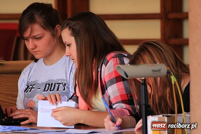 Zdjęcie w galerii na portalu naszraciborz.pl: Lekkoatleci z gimnazjów rywalizowali w ZSOMS wiadomości z regionu