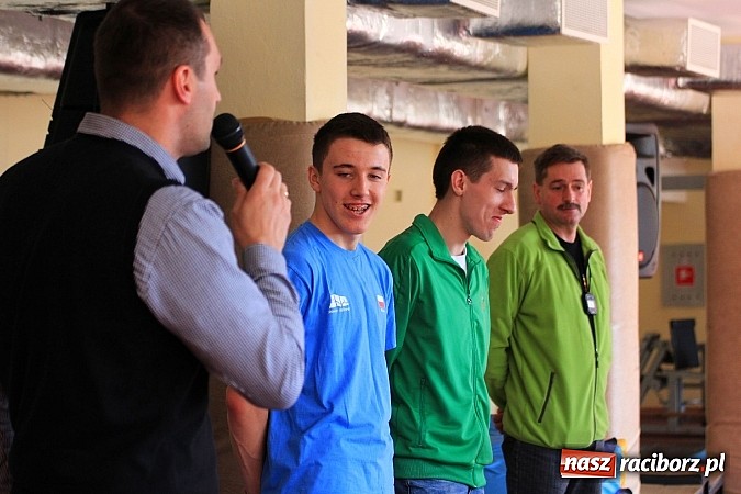 Zdjęcie w galerii na portalu naszraciborz.pl: Lekkoatleci z gimnazjów rywalizowali w ZSOMS wiadomości z regionu