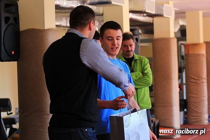 Zdjęcie w galerii na portalu naszraciborz.pl: Lekkoatleci z gimnazjów rywalizowali w ZSOMS wiadomości z regionu