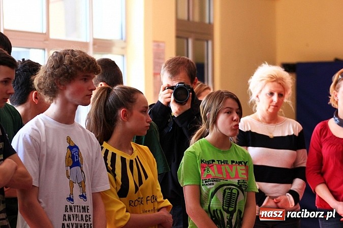 Zdjęcie w galerii na portalu naszraciborz.pl: Lekkoatleci z gimnazjów rywalizowali w ZSOMS wiadomości z regionu