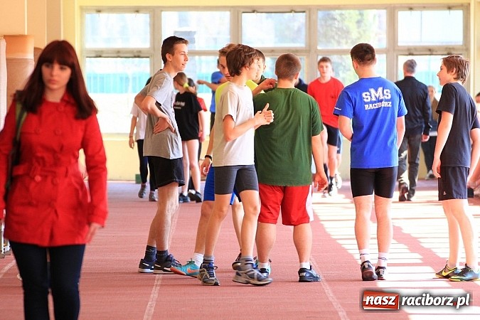 Zdjęcie w galerii na portalu naszraciborz.pl: Lekkoatleci z gimnazjów rywalizowali w ZSOMS wiadomości z regionu