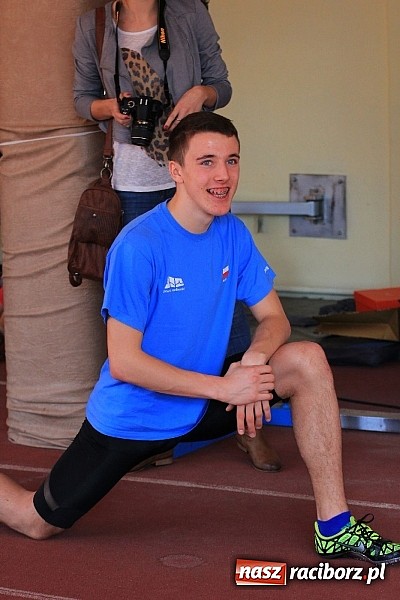 Zdjęcie w galerii na portalu naszraciborz.pl: Lekkoatleci z gimnazjów rywalizowali w ZSOMS wiadomości z regionu